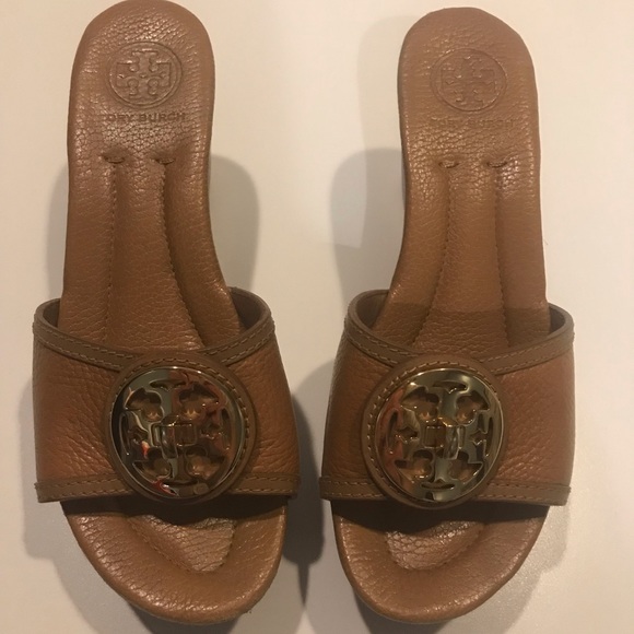 Tory Burch Shoes - 💕Host Pick 💕 TORY BURCH | Wood Wedge Slide (6.5)